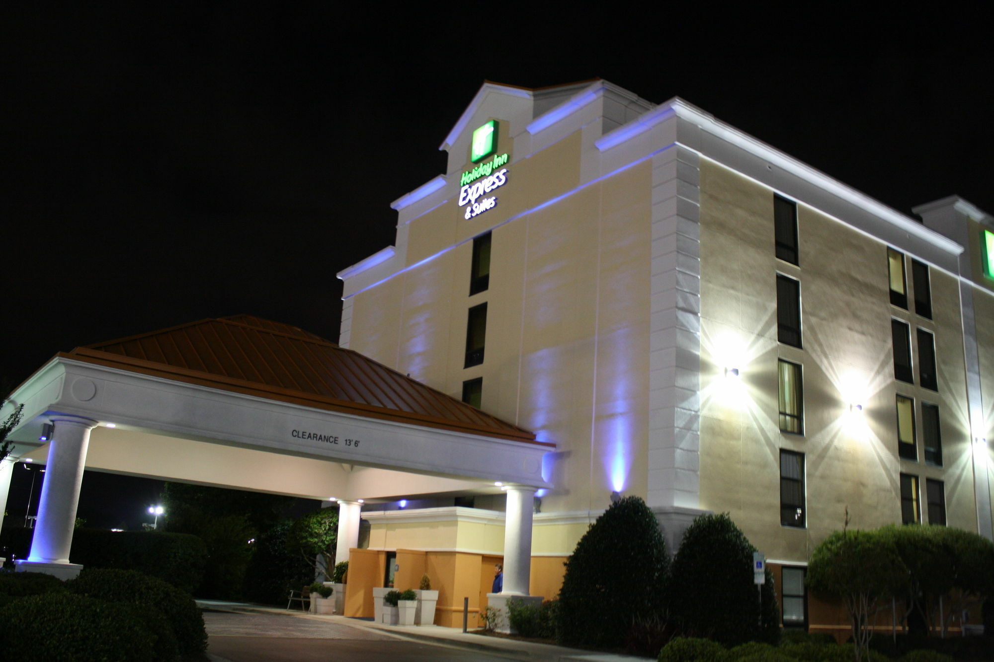 Holiday Inn Express & Suites Wilmington-University Center, An Ihg Hotel Exterior foto